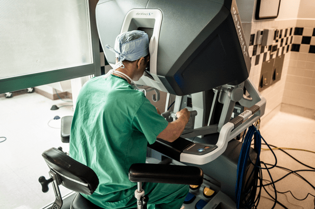 University Health provider making use of DaVinci robot